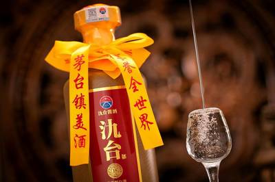 贵宾陈酿15 岁月沉淀的酱香臻品，一瓶一世界的尊贵体验